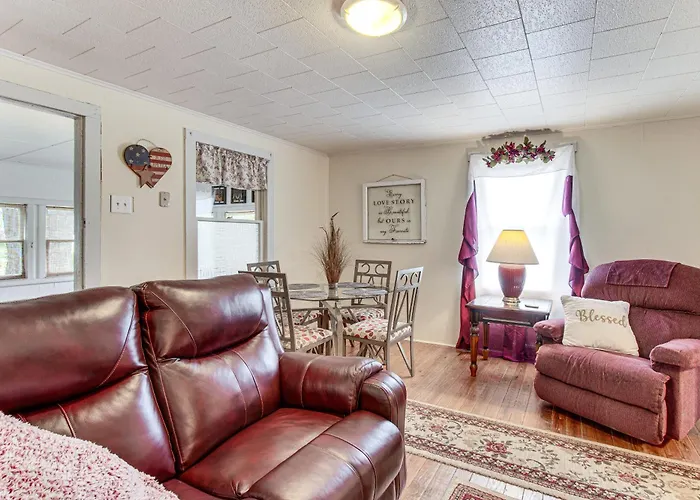 Charming < 1 Mi To Downtown! Holiday home