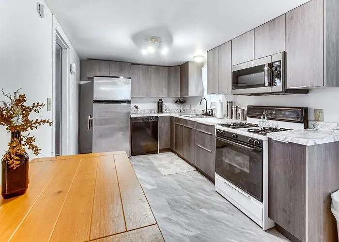 Charming < 1 Mi To Downtown! Holiday home