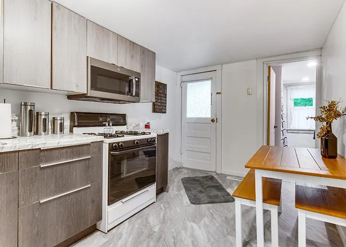 Charming < 1 Mi To Downtown! Holiday home Hillsboro